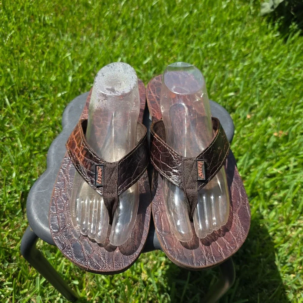 Reef Mens Flip Flop Sandals Brown Faux Crocodile Embossed Thong Beach Shoes 13